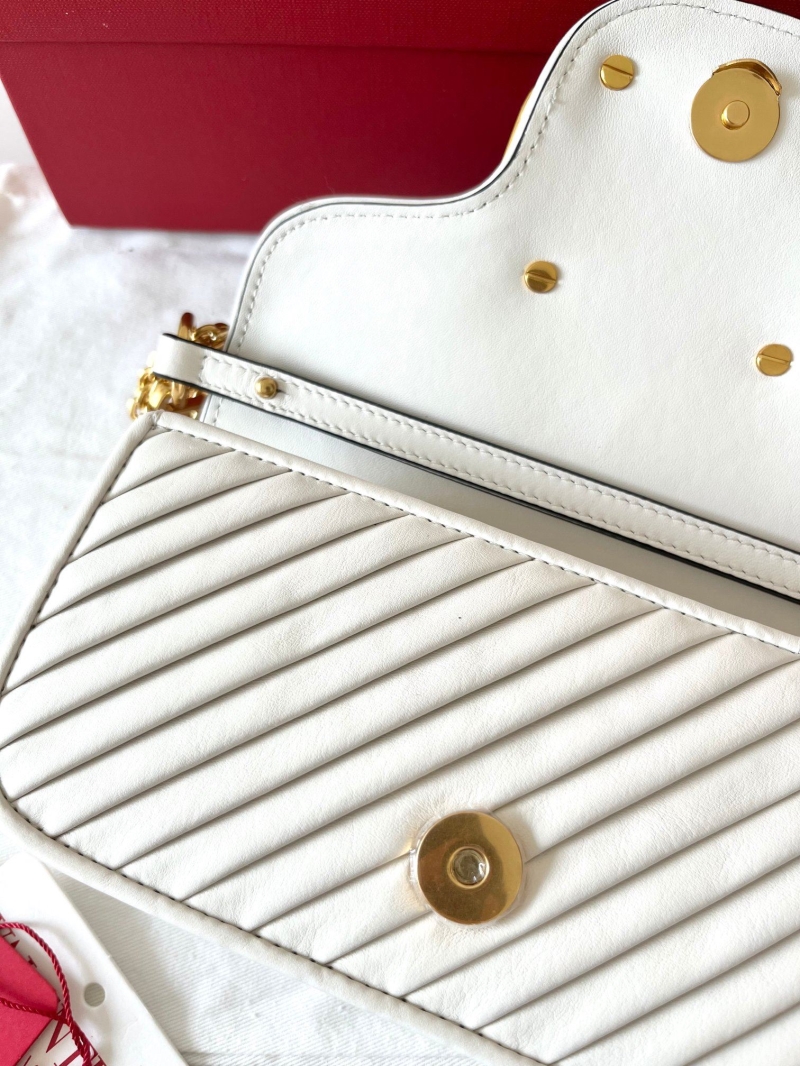 Va1e*ntin0 satchel bag